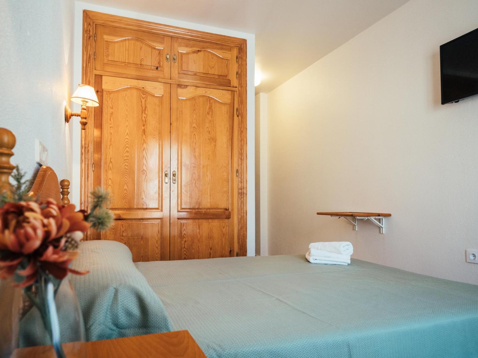 Hotel Valmar Villar de Olalla Kültér fotó